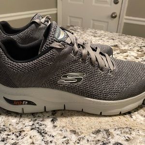 Men’s Sketchers arch fit